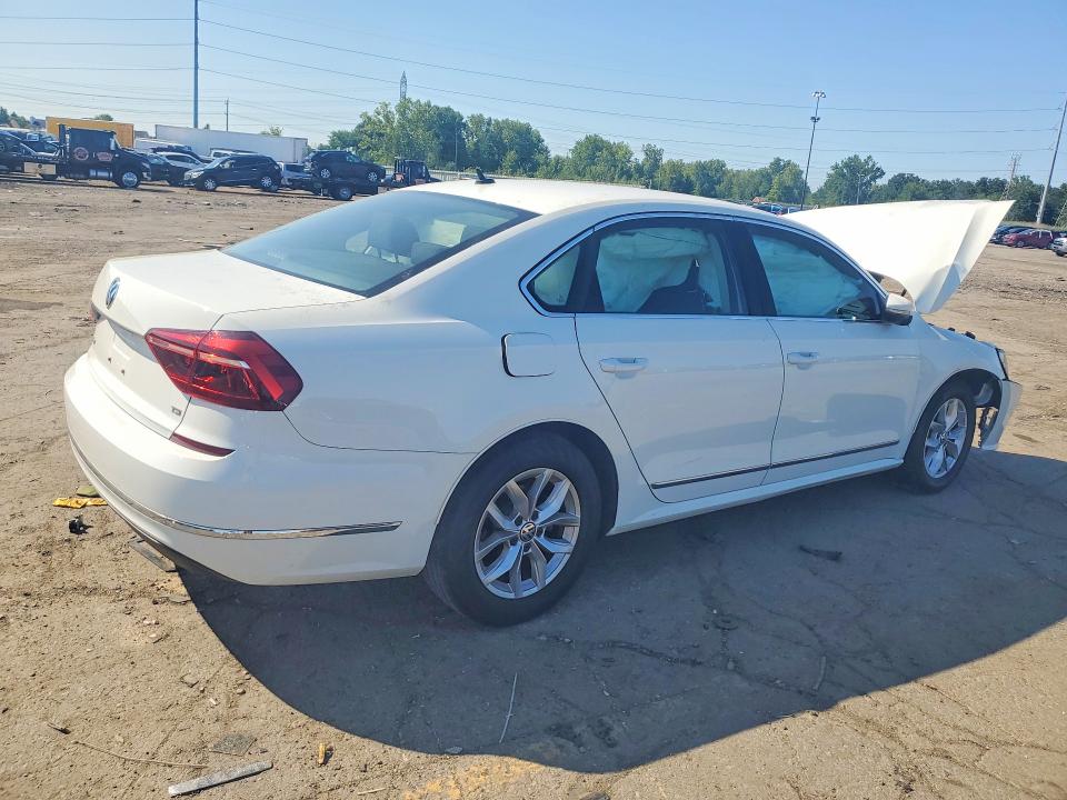 2017 Volkswagen Passat მანქანა იყიდება აუქციონზე, vin: 1VWAT7A36HC007927, აუქციონის ნომერი: 63169036