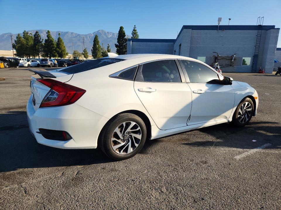 Продажа на аукционе авто 2017 Honda Civic, vin: 2HGFC2F76HH527499, номер лота: 63713306