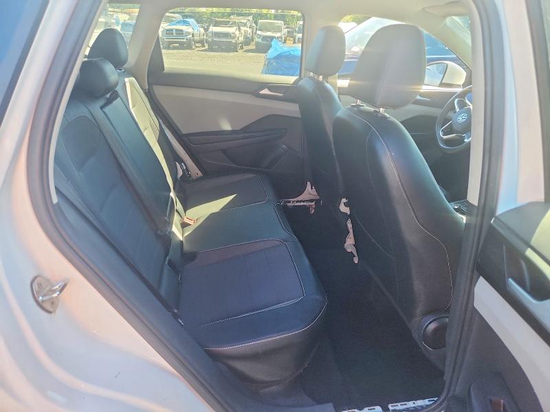 67271956 :رقم المزاد ، 3VVWX7B28NM043102 vin ، 2022 Volkswagen Taos مزاد بيع