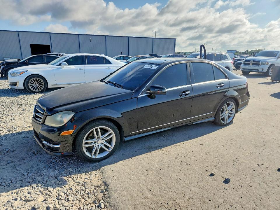 Продаж на аукціоні авто 2014 Mercedes-benz C, vin: WDDGF4HB5EA952090, номер лоту: 65631676