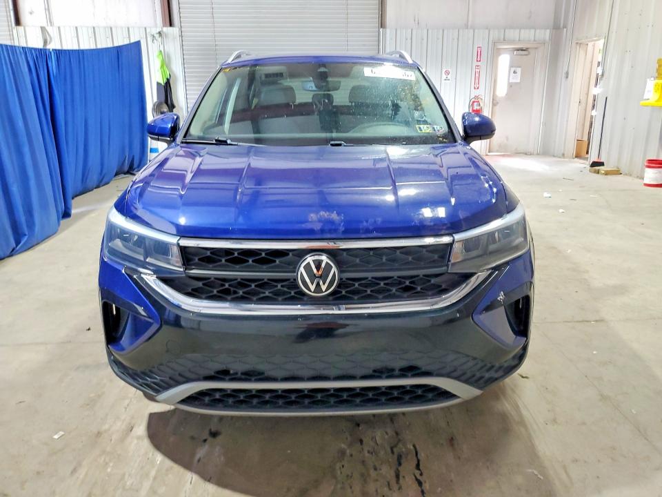 63788036 :رقم المزاد ، 3VVPX7B22NM021973 vin ، 2022 Volkswagen Taos مزاد بيع