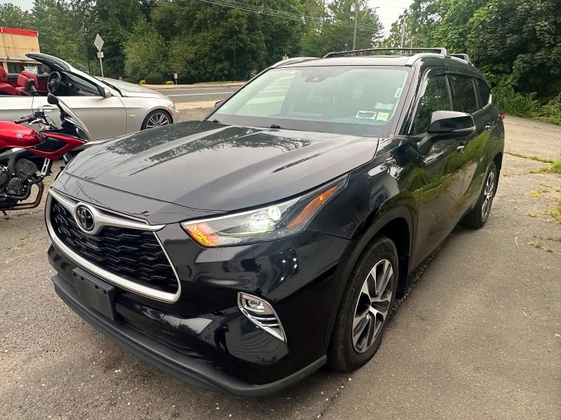 Aukcja sprzedaży 2022 Toyota Highlander, vin: 5TDGZRBH5NS217155, numer aukcji: 63356086