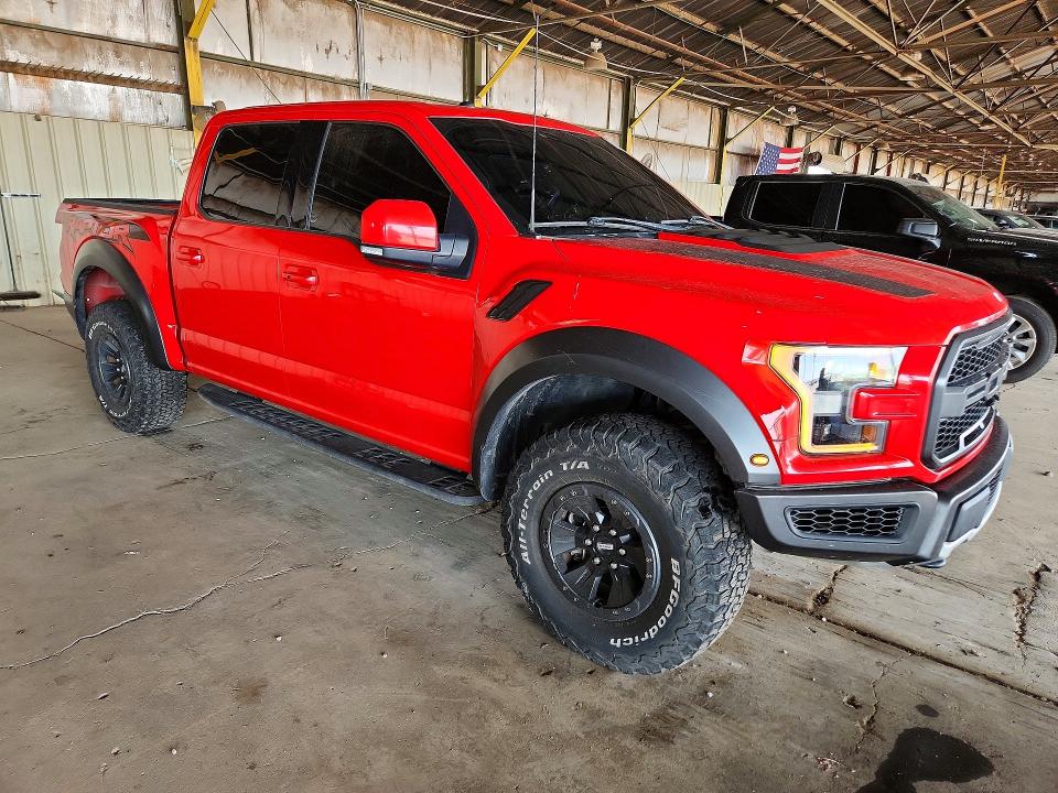 64428986 :رقم المزاد ، 1FTFW1RG9JFE70881 vin ، 2018 Ford F150 مزاد بيع