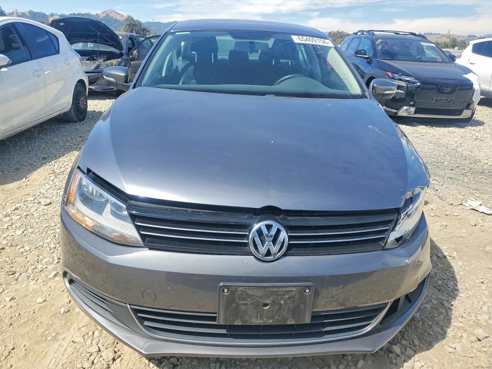 2013 Volkswagen Jetta მანქანა იყიდება აუქციონზე, vin: 3VWDP7AJXDM426999, აუქციონის ნომერი: 65409156