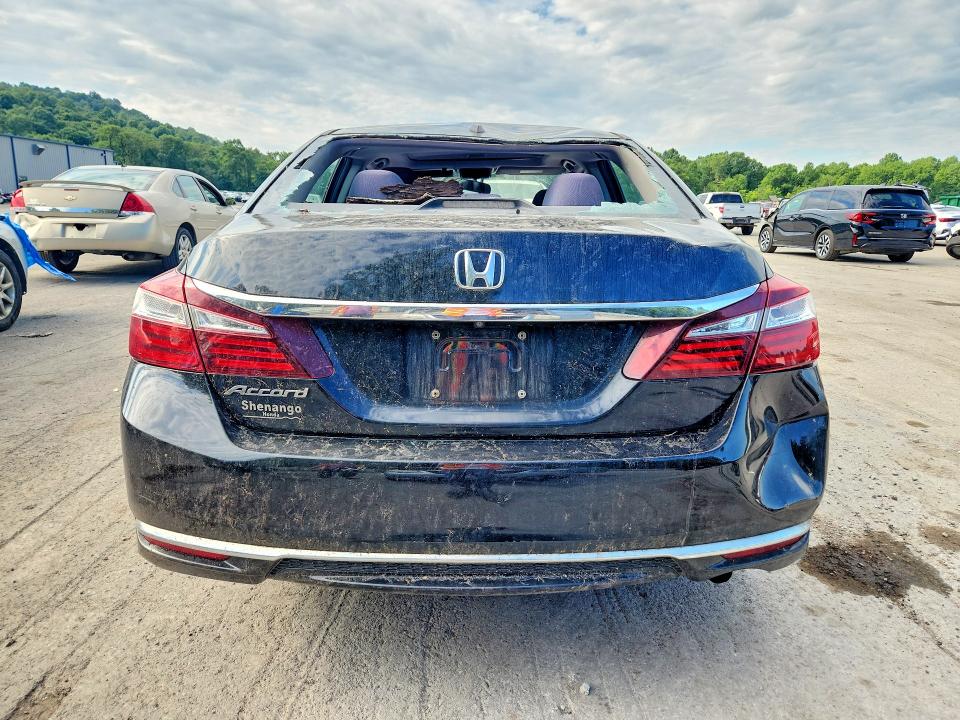 Продаж на аукціоні авто 2016 Honda Accord, vin: 1HGCR2F72GA042002, номер лоту: 63826906