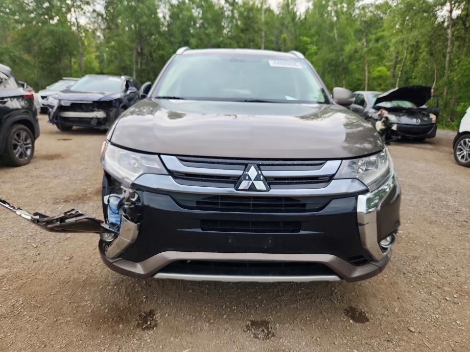 64080696 :رقم المزاد ، JA4J24A58JZ616021 vin ، 2018 Mitsubishi Outlander مزاد بيع