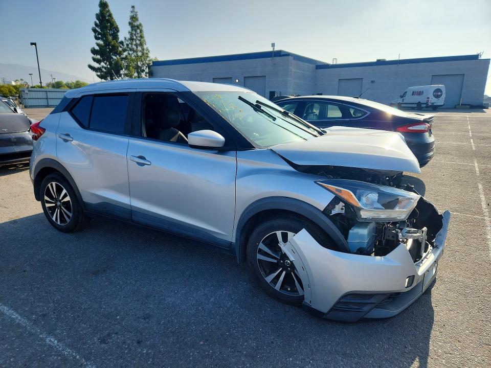 Продажа на аукционе авто 2019 Nissan Kicks, vin: 3N1CP5CU8KL519620, номер лота: 64798426