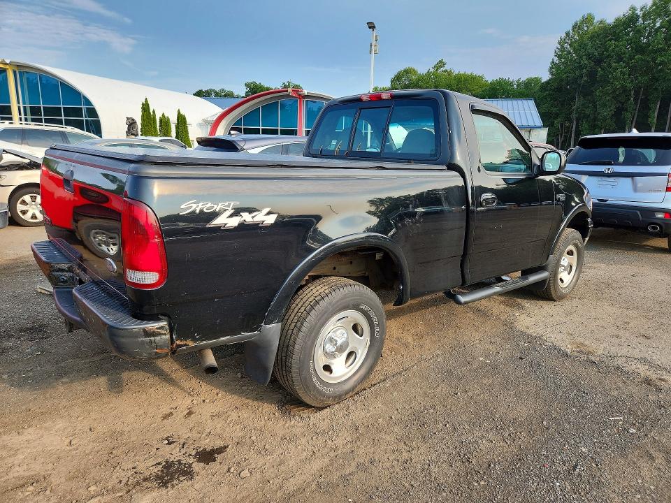 63855076 :رقم المزاد ، 1FTRF182X2NA47575 vin ، 2002 Ford F150 مزاد بيع