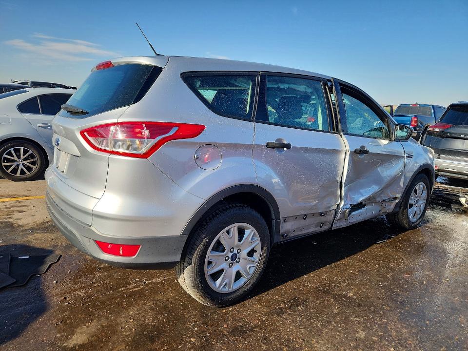 66830326 :رقم المزاد ، 1FMCU0F73GUB07564 vin ، 2016 Ford Escape مزاد بيع