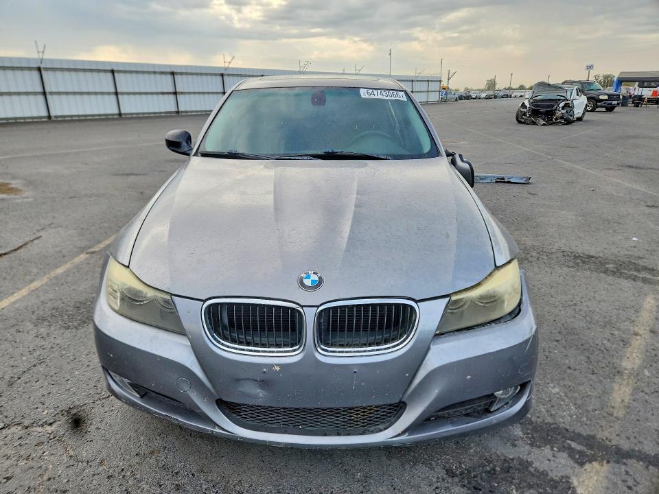 64743066 :رقم المزاد ، WBAPH5G58ANM70154 vin ، 2010 Bmw 328 مزاد بيع