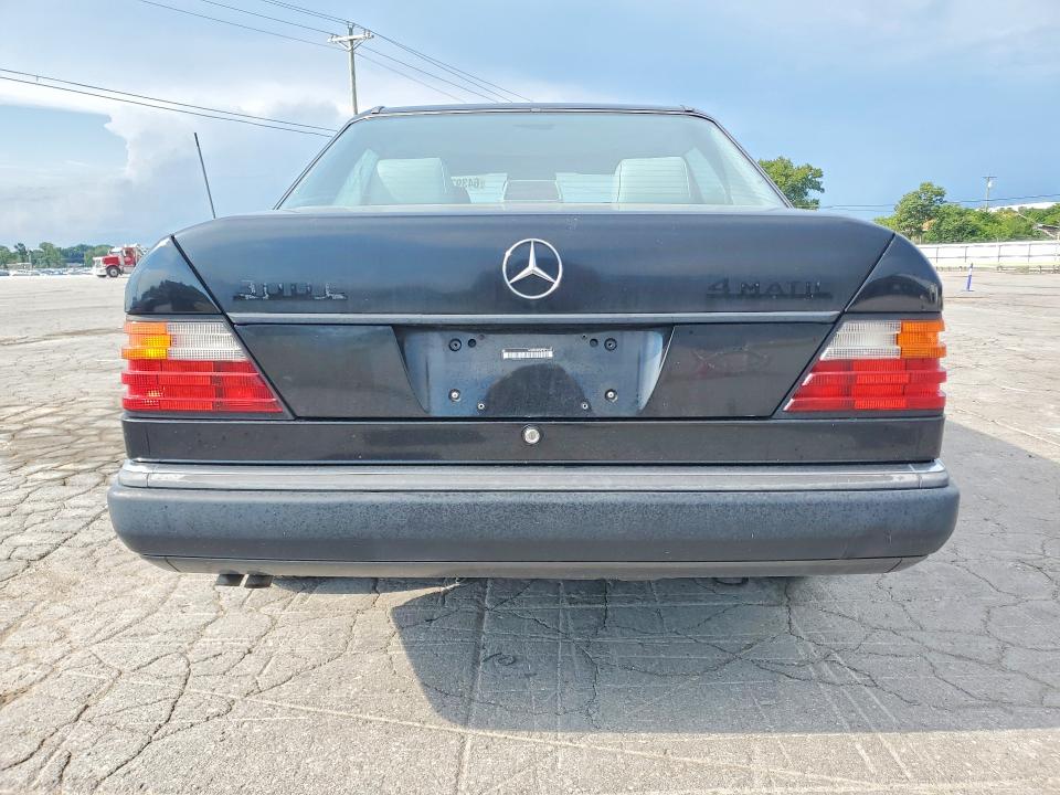 64397146 :رقم المزاد ، WDBED30E2PB912357 vin ، 1993 Mercedes-benz 300 مزاد بيع