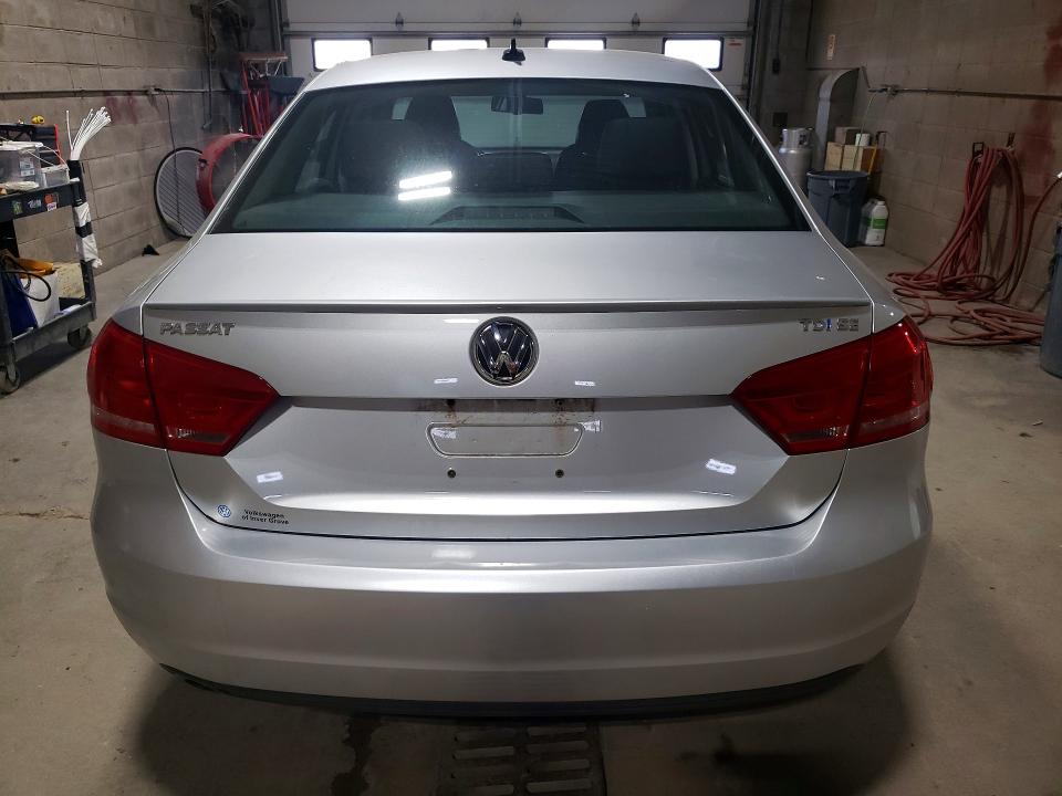 63847886 :رقم المزاد ، 1VWBN7A36EC008425 vin ، 2014 Volkswagen Passat مزاد بيع