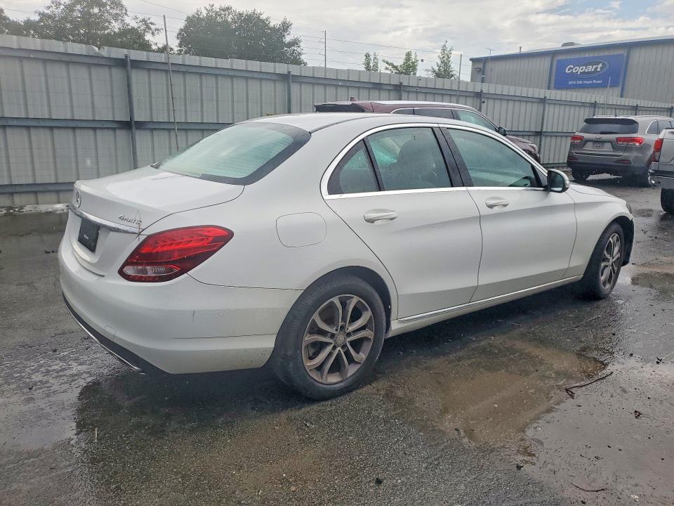 2015 Mercedes-benz C მანქანა იყიდება აუქციონზე, vin: 55SWF4KB7FU083661, აუქციონის ნომერი: 66101976