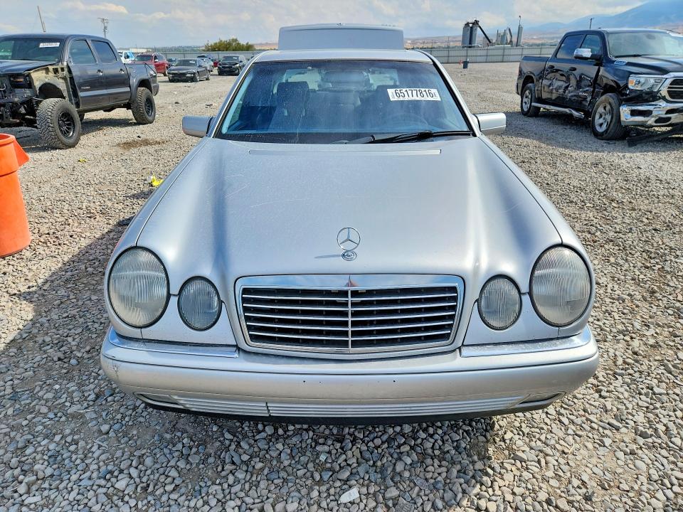 65177816 :رقم المزاد ، WDBJF65H4XA743428 vin ، 1999 Mercedes-benz E مزاد بيع