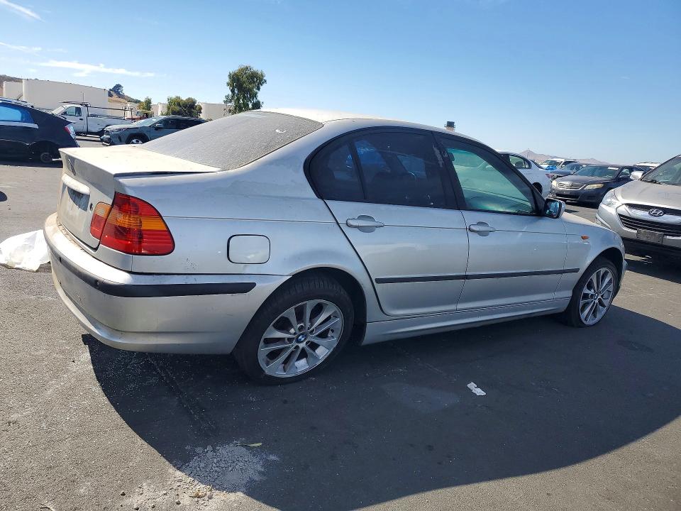 65405836 :رقم المزاد ، WBAAZ334X3PH30021 vin ، 2003 Bmw 325 مزاد بيع