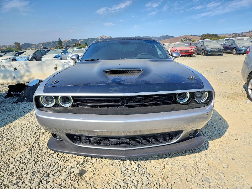 64462756 :رقم المزاد ، 2C3CDZFJ2HH592616 vin ، 2017 Dodge Challenger مزاد بيع