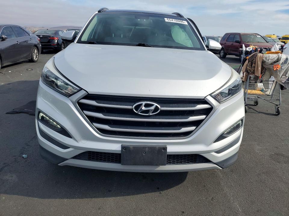 2017 Hyundai Tucson მანქანა იყიდება აუქციონზე, vin: KM8J33A25HU566099, აუქციონის ნომერი: 65410606