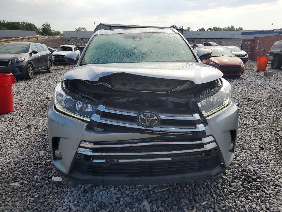 Продажа на аукционе авто 2018 Toyota Highlander, vin: 5TDYZRFH6JS242915, номер лота: 64405306