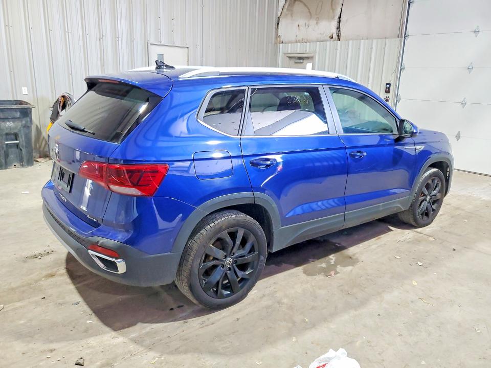 63788036 :رقم المزاد ، 3VVPX7B22NM021973 vin ، 2022 Volkswagen Taos مزاد بيع