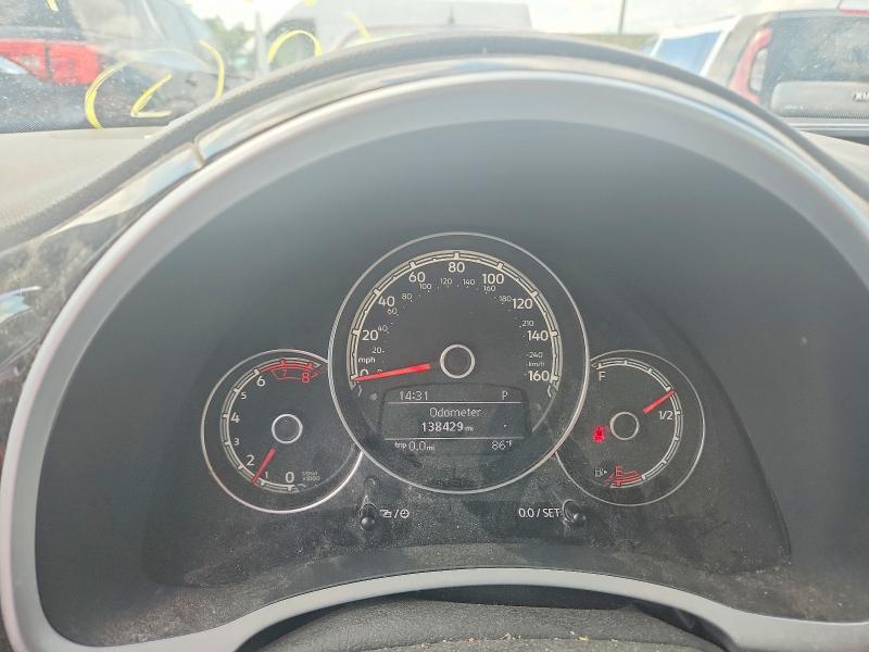 65465996 :رقم المزاد ، 3VWF17AT3HM606696 vin ، 2017 Volkswagen Beetle مزاد بيع