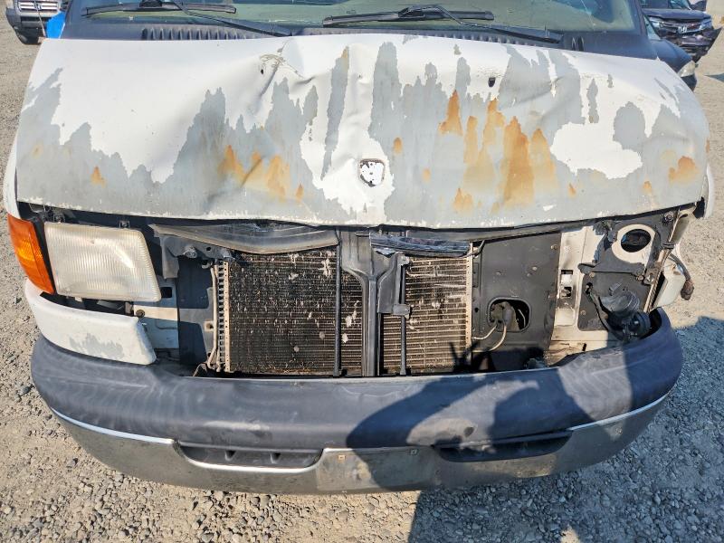 64118546 :رقم المزاد ، 2B4JB25Y22K121121 vin ، 2002 Dodge Ram Wagon مزاد بيع