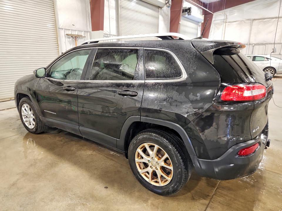66422106 :رقم المزاد ، 1C4PJMCS1FW773842 vin ، 2015 Jeep Cherokee مزاد بيع
