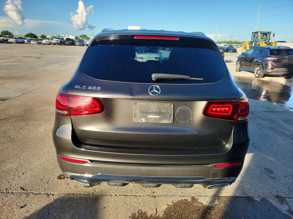 64121356 :رقم المزاد ، W1N0G8DB5NG117151 vin ، 2022 Mercedes-benz Glc مزاد بيع