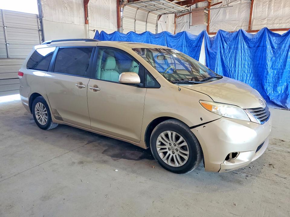 2013 Toyota Sienna მანქანა იყიდება აუქციონზე, vin: 5TDYK3DC6DS404703, აუქციონის ნომერი: 63640276