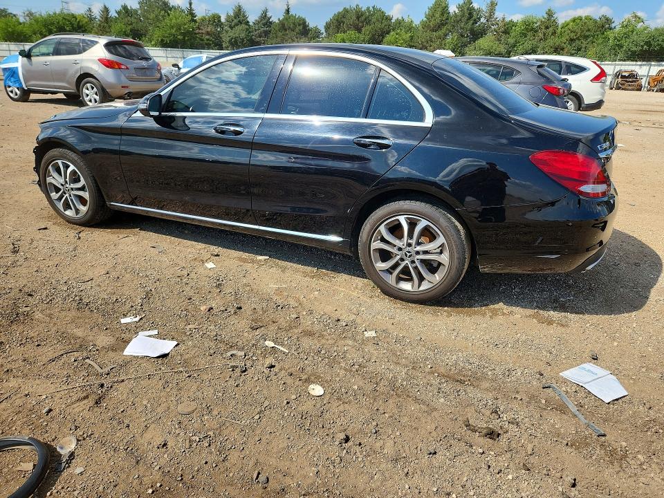 63711066 :رقم المزاد ، 55SWF4KB5HU224939 vin ، 2017 Mercedes-benz C مزاد بيع