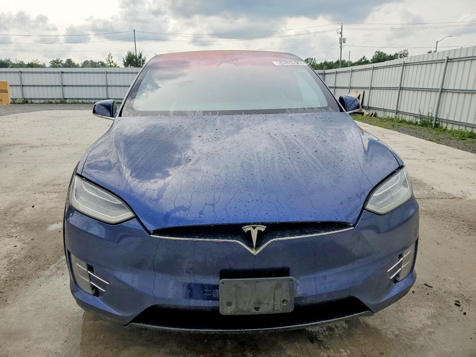 Продажа на аукционе авто 2018 Tesla Model X, vin: 5YJXCBE43JF122089, номер лота: 64534916