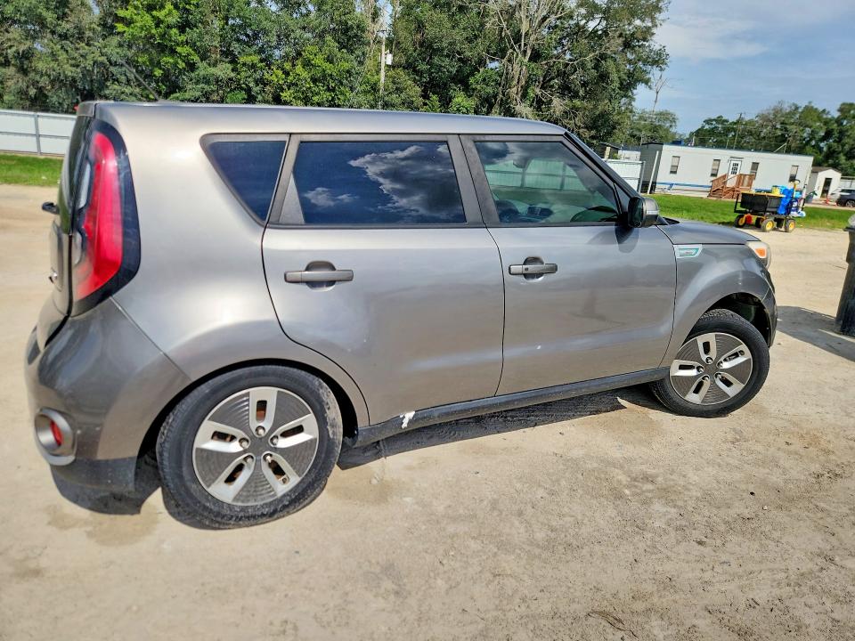 63145726 :رقم المزاد ، KNDJP3AE9J7026665 vin ، 2018 Kia Soul Ev مزاد بيع