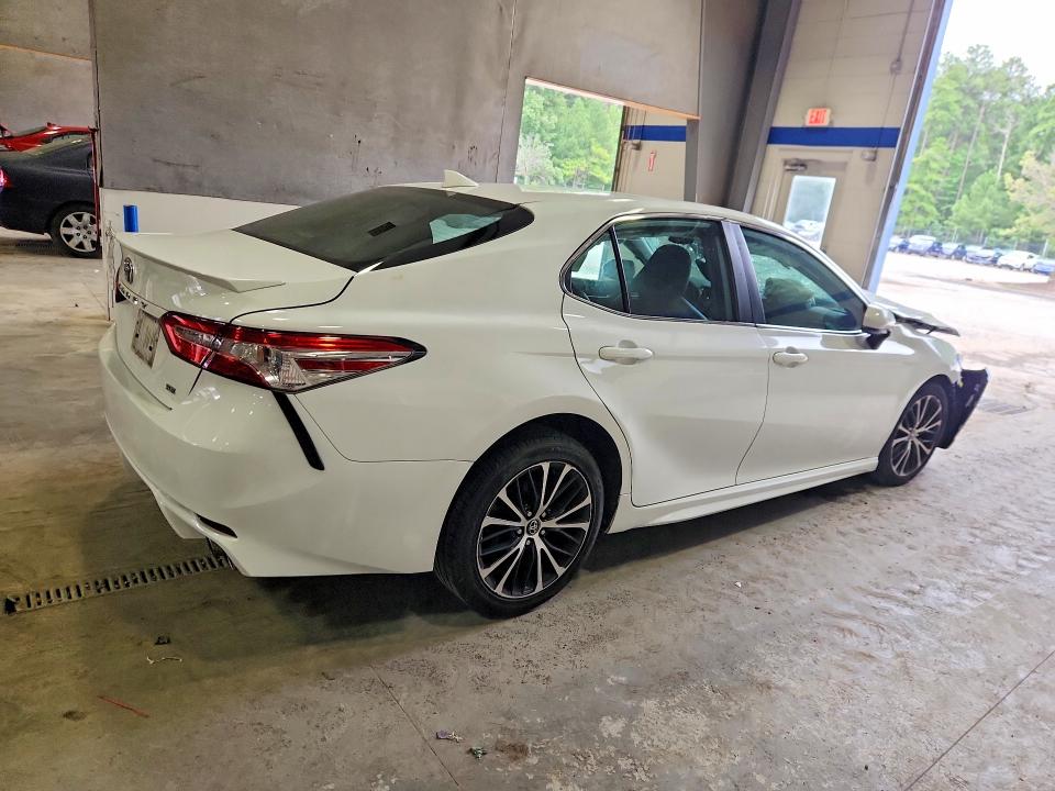2020 Toyota Camry მანქანა იყიდება აუქციონზე, vin: 4T1G11AK5LU893521, აუქციონის ნომერი: 63774426