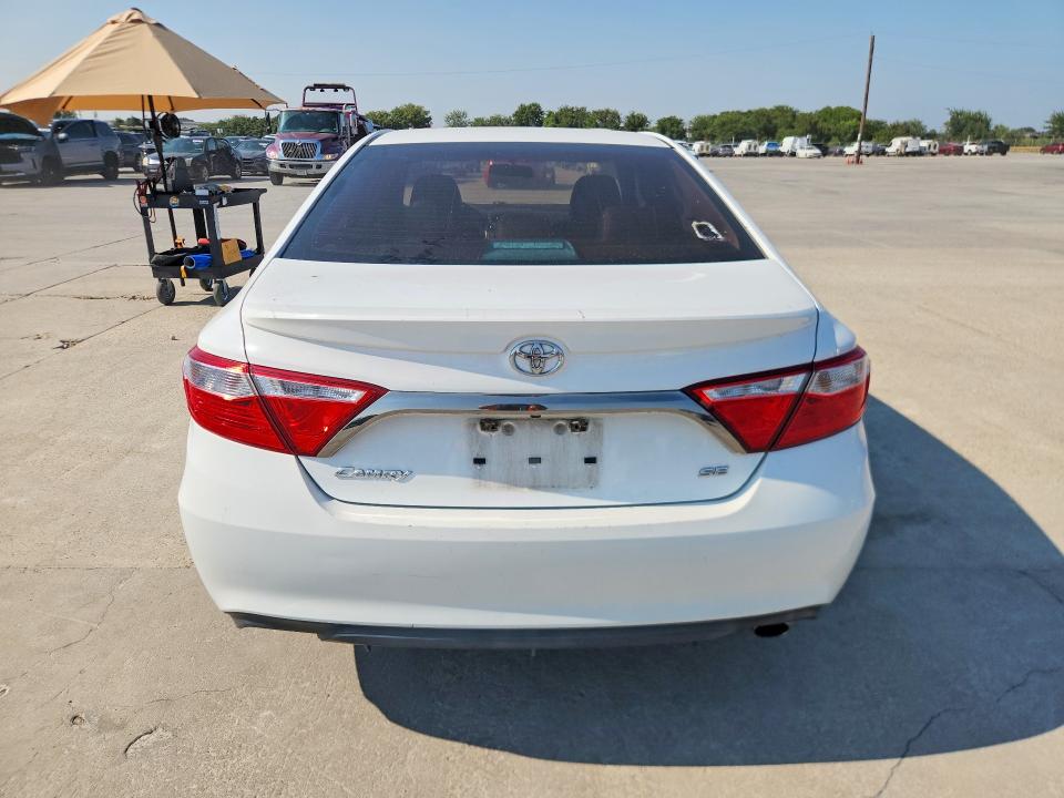 63604846 :رقم المزاد ، 4T1BF1FKXGU249586 vin ، 2016 Toyota Camry مزاد بيع