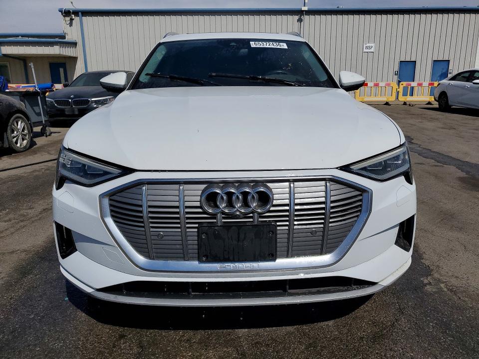 Продаж на аукціоні авто 2019 Audi E-tron, vin: WA1VABGE5KB014672, номер лоту: 65372436