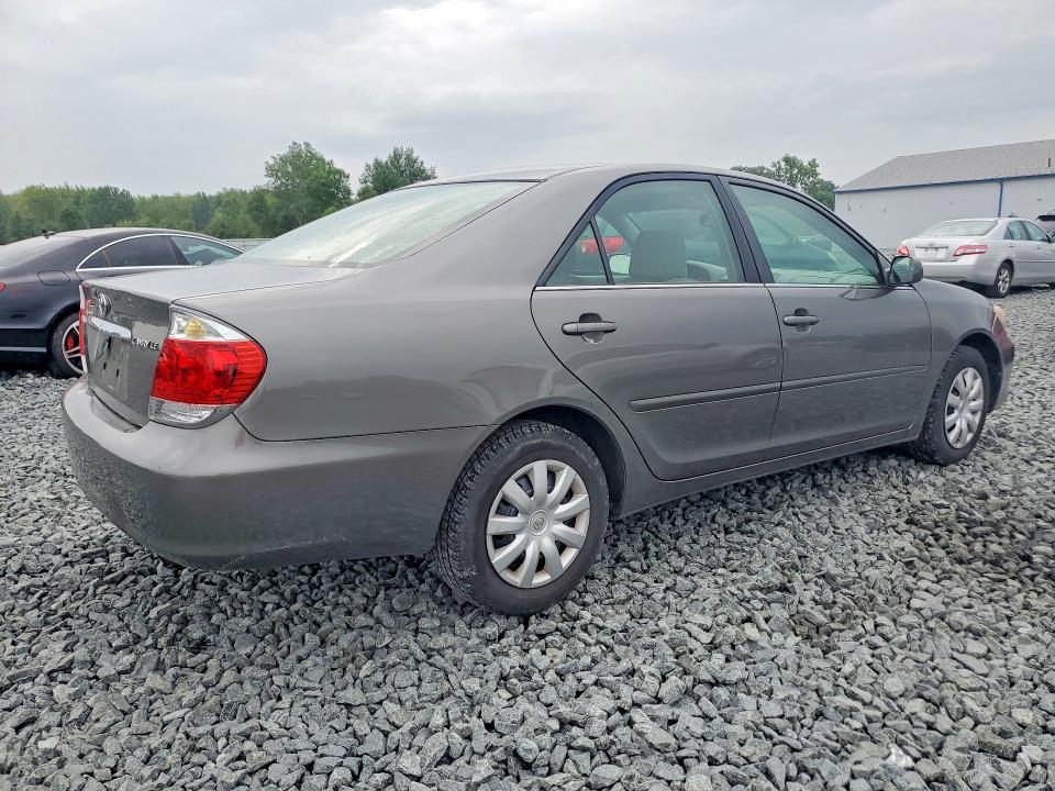 64423116 :رقم المزاد ، 4T1BE32K35U603241 vin ، 2005 Toyota Camry مزاد بيع