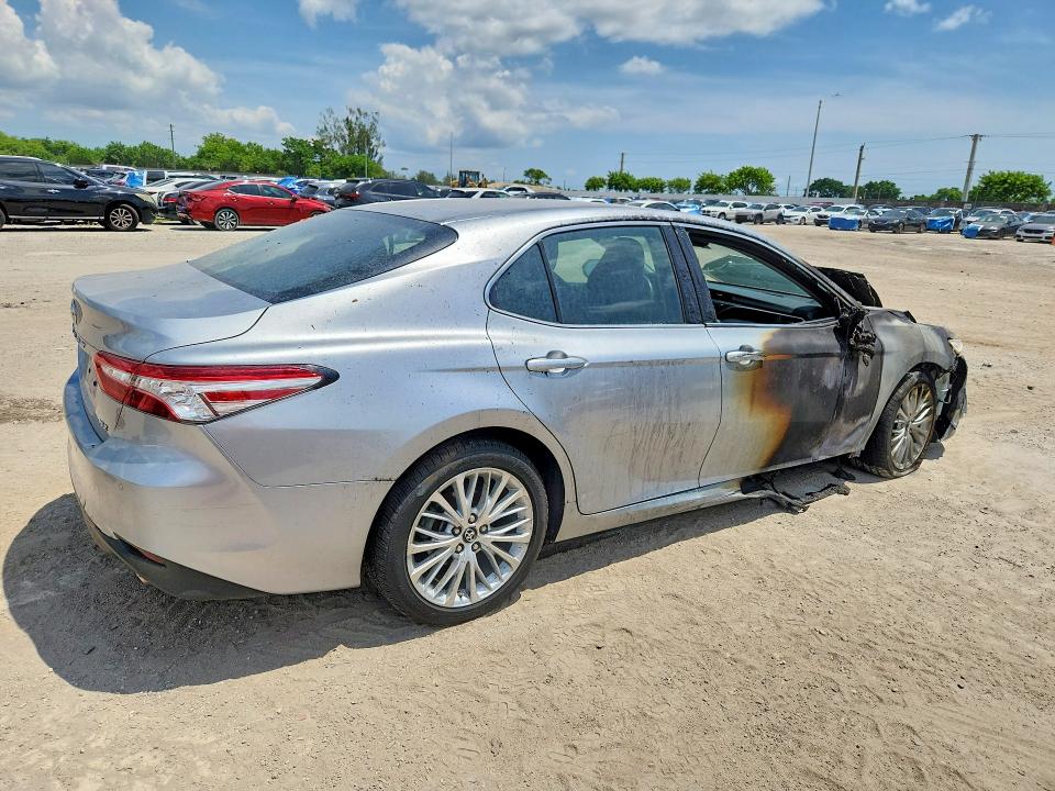 Продажа на аукционе авто 2018 Toyota Camry, vin: 4T1B11HK3JU049362, номер лота: 65119416