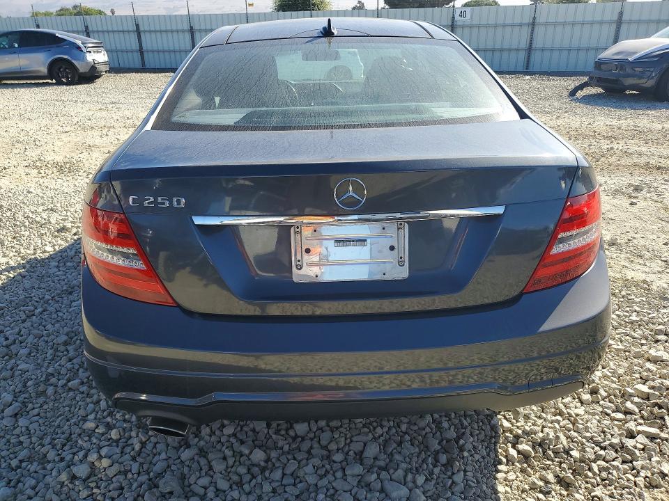 2014 Mercedes-benz C მანქანა იყიდება აუქციონზე, vin: WDDGJ4HB3EG274418, აუქციონის ნომერი: 61643936