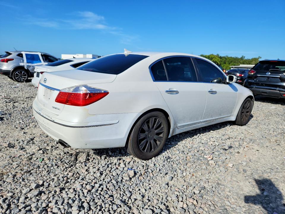 64747606 :رقم المزاد ، KMHGC4DE9BU132183 vin ، 2011 Hyundai Genesis مزاد بيع