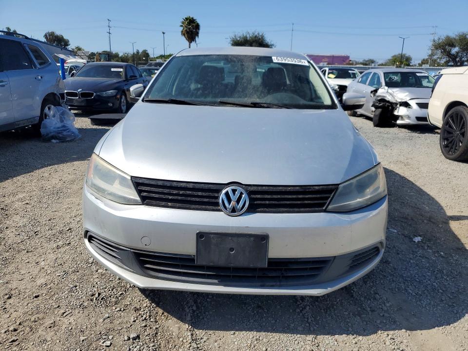 2014 Volkswagen Jetta მანქანა იყიდება აუქციონზე, vin: 3VWD17AJ5EM402886, აუქციონის ნომერი: 63953536