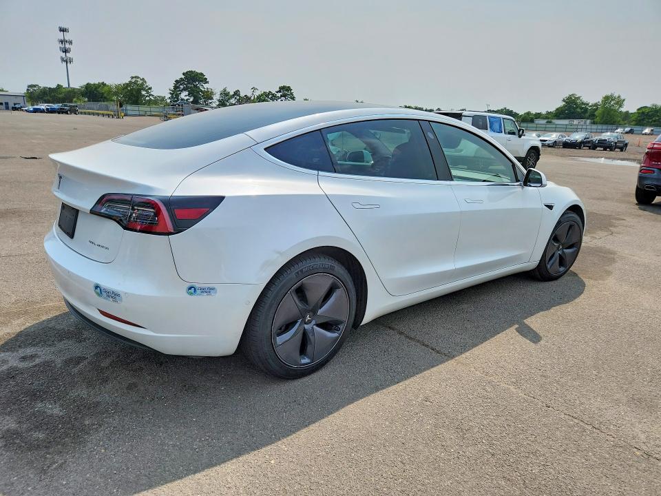 64054616 :رقم المزاد ، 5YJ3E1EB5LF637339 vin ، 2020 Tesla Model 3 مزاد بيع
