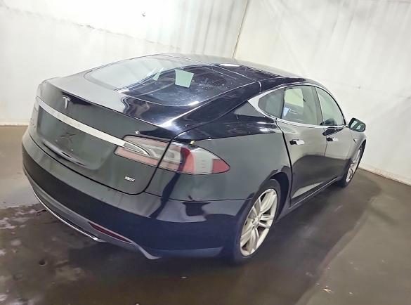 2015 Tesla Model S მანქანა იყიდება აუქციონზე, vin: 5YJSA1H1XFFP78583, აუქციონის ნომერი: 64748856
