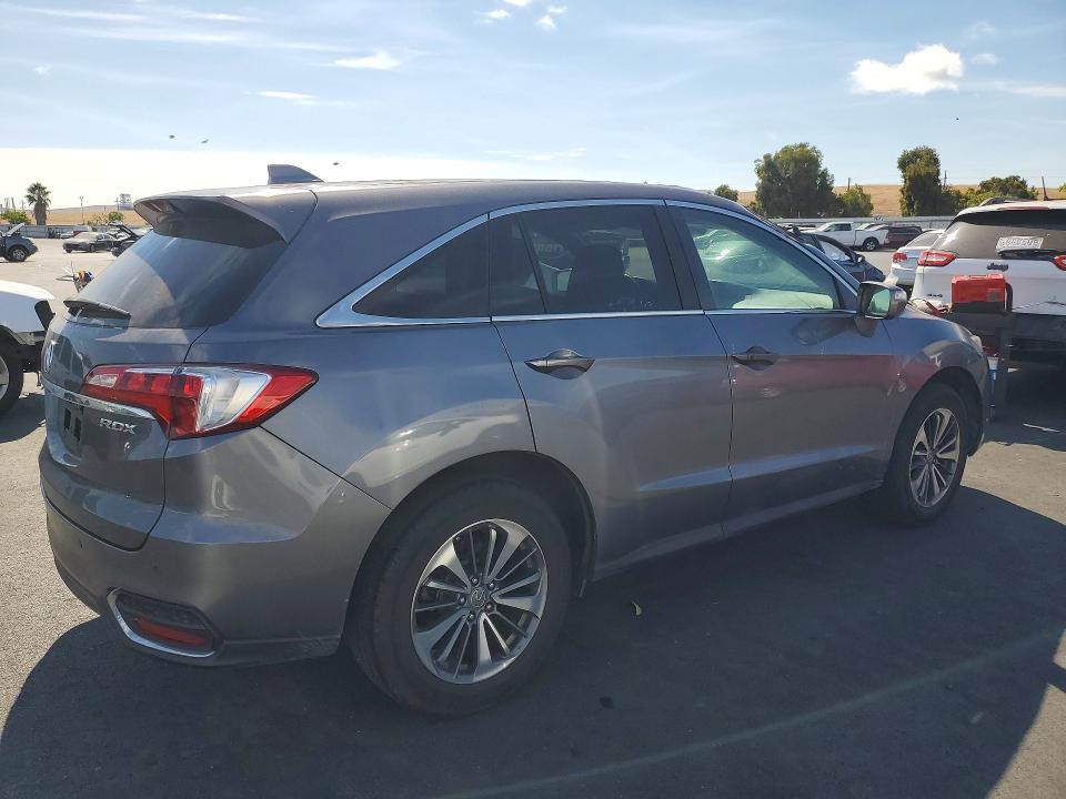 65228256 :رقم المزاد ، 5J8TB3H72JL005437 vin ، 2018 Acura Rdx مزاد بيع