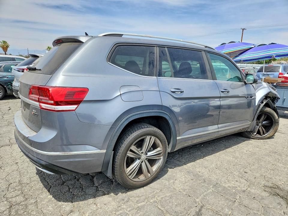 2019 Volkswagen Atlas მანქანა იყიდება აუქციონზე, vin: 1V2RR2CA4KC590085, აუქციონის ნომერი: 64698706