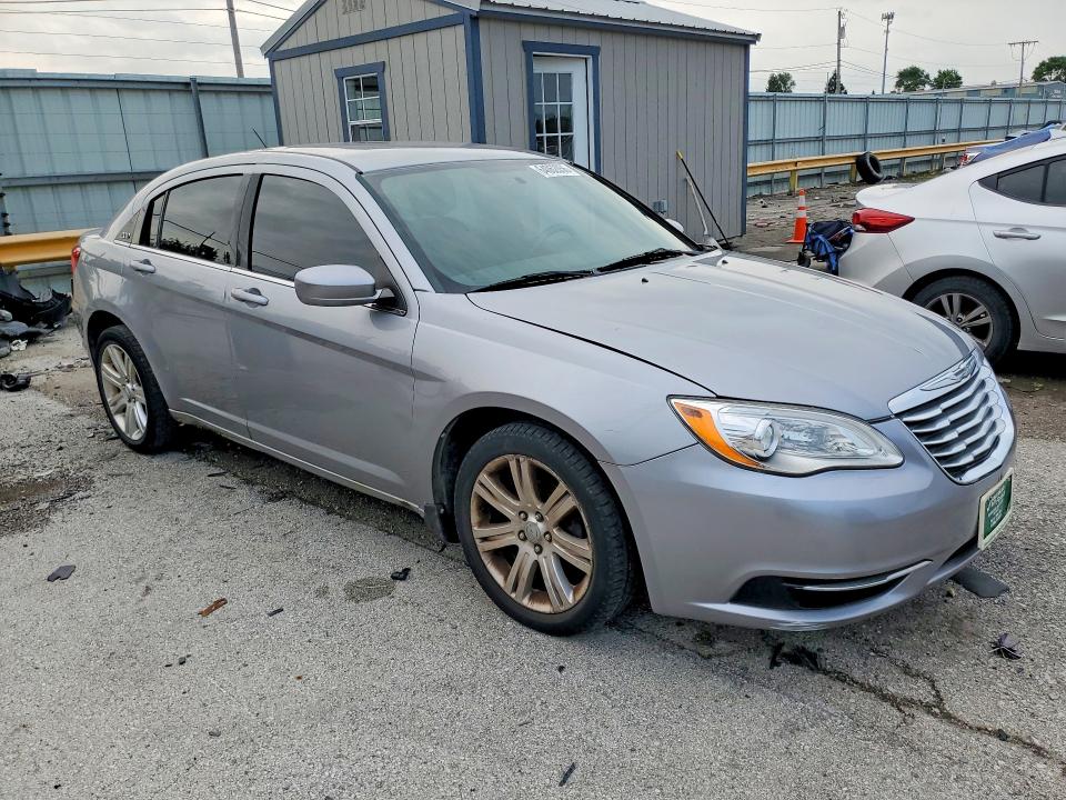 Продаж на аукціоні авто 2013 Chrysler 200, vin: 1C3CCBBB0DN584802, номер лоту: 64062056