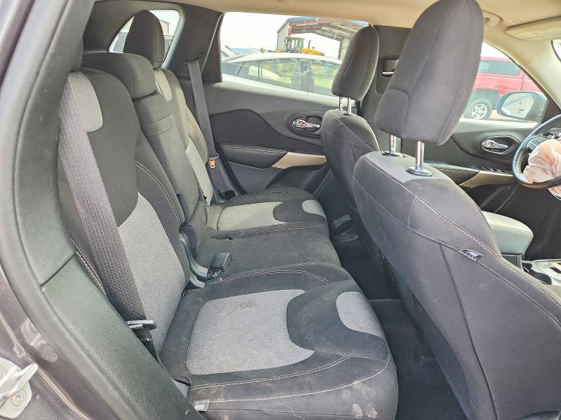 64139106 :رقم المزاد ، 1C4PJMCX6JD602617 vin ، 2018 Jeep Cherokee مزاد بيع