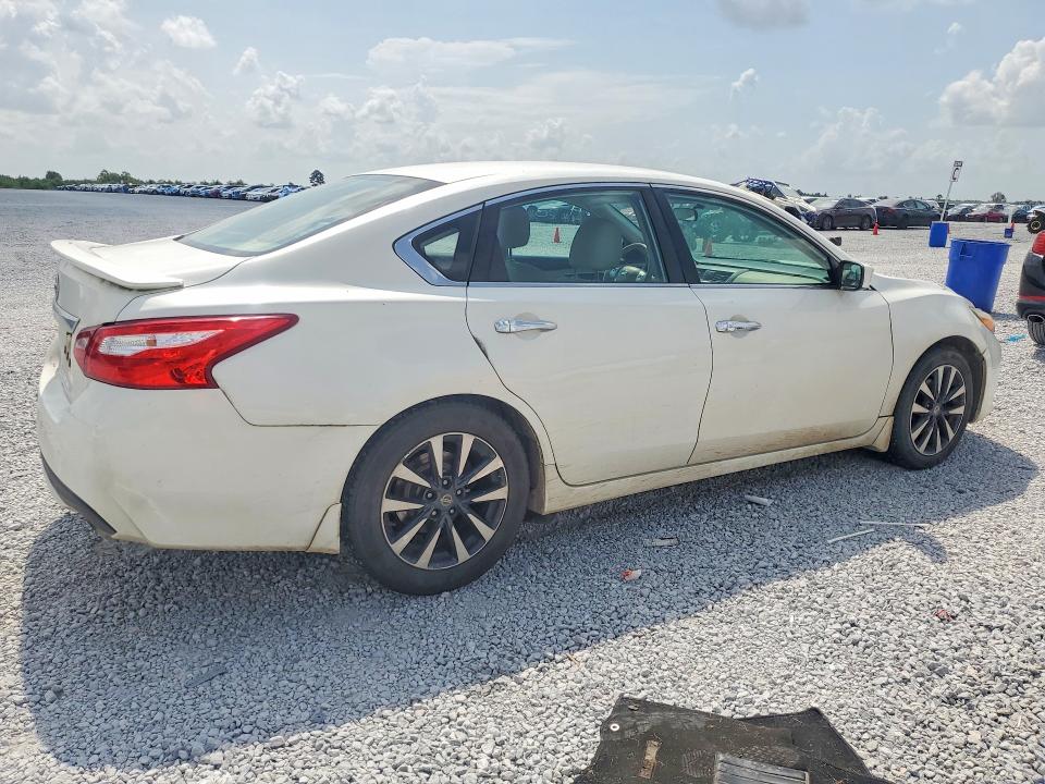 Продажа на аукционе авто 2017 Nissan Altima, vin: 1N4AL3AP1HN306976, номер лота: 63620976
