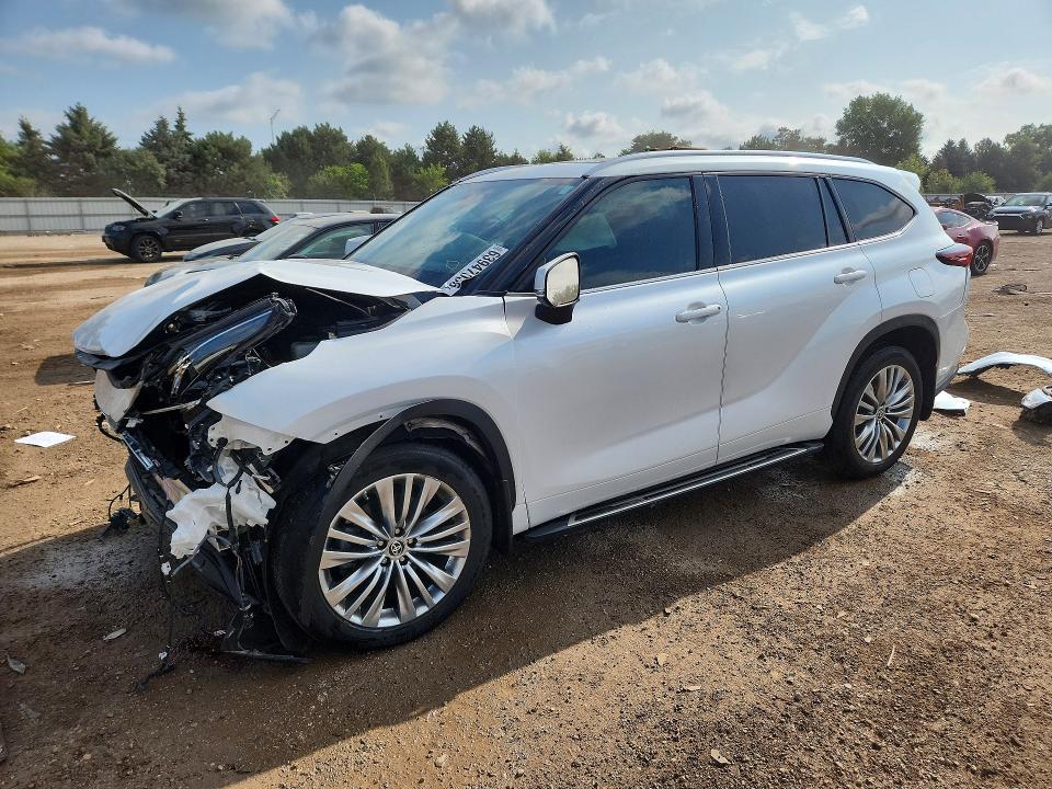 Продаж на аукціоні авто 2024 Toyota Highlander, vin: 5TDKDRBH7RS542128, номер лоту: 63947036
