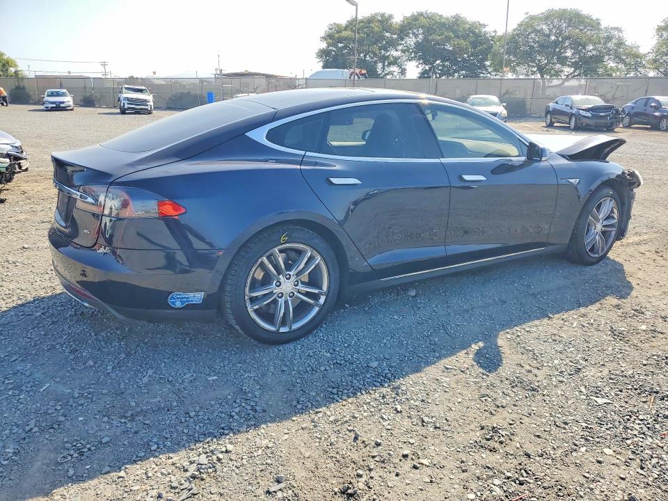 63195876 :رقم المزاد ، 5YJSA1H13EFP46279 vin ، 2014 Tesla Model S مزاد بيع