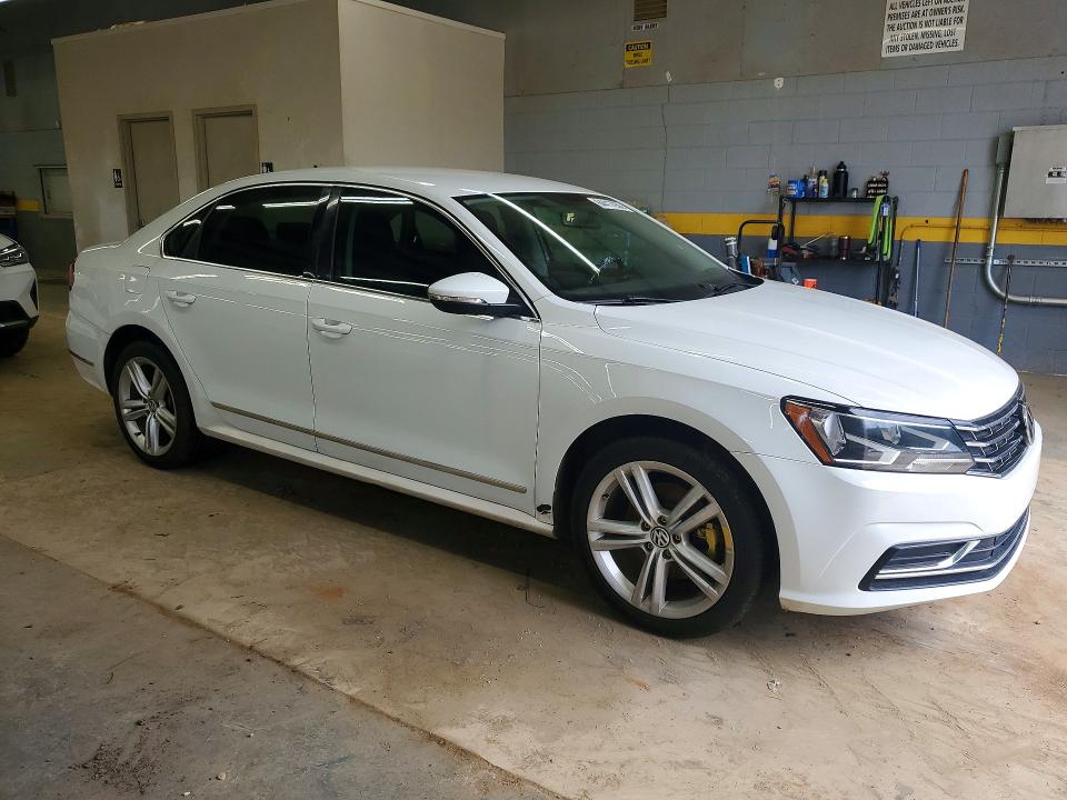 Aukcja sprzedaży 2017 Volkswagen Passat, vin: 1VWAT7A39HC043868, numer aukcji: 64417056
