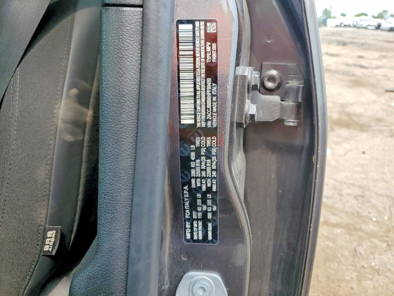 64742266 :رقم المزاد ، ZACCJBBB6HPF99450 vin ، 2017 Jeep Renegade مزاد بيع